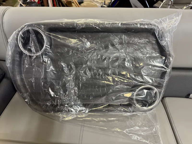 Slide: The Image of Bentley Pontoons Elite 223 Swingback Tritoon 2026 - 37