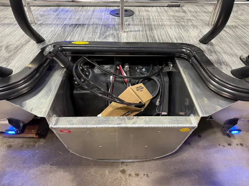 Slide: The Image of Bentley Pontoons Elite 223 Swingback Tritoon 2026 - 48