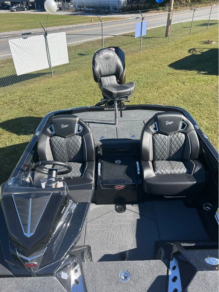 Slide: The Image of Ranger Z520RC 2026 - 8