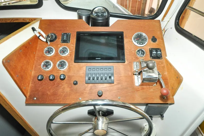 Slide: The Image of Holland 32 - Dorsey Dee - Pilot Salon - Helm Station - 50