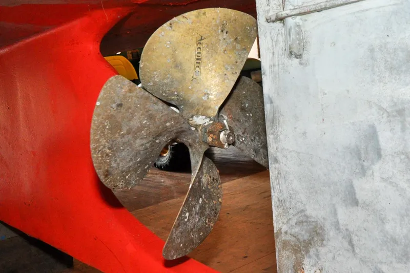 Slide: The Image of Holland 32 - Dorsey Dee - In Storage - Propeller - 6