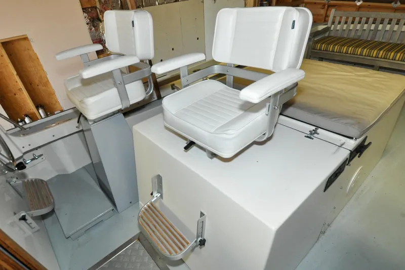 Slide: The Image of Holland 32 - Dorsey Dee - Pilot Salon - Helm Station - Co-Pilot Seat - 64
