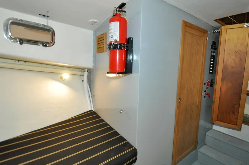 Slide: The Image of Holland 32 - Dorsey Dee - Cabin - Bunks - 77