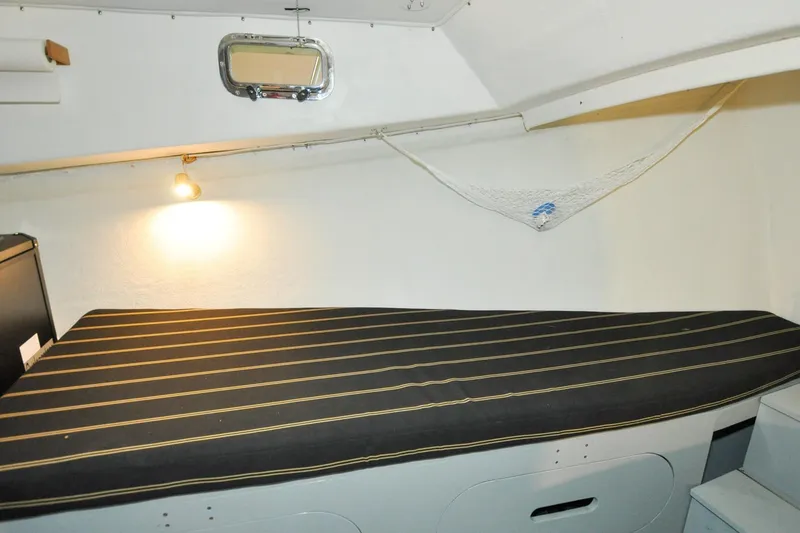 Slide: The Image of Holland 32 - Dorsey Dee - Cabin - Bunks - 80