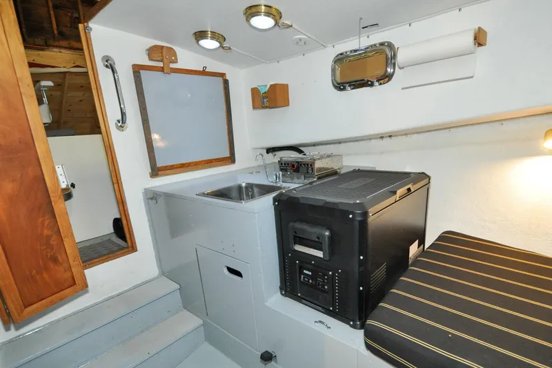 Slide: The Image of Holland 32 - Dorsey Dee - Cabin - Galley - 81