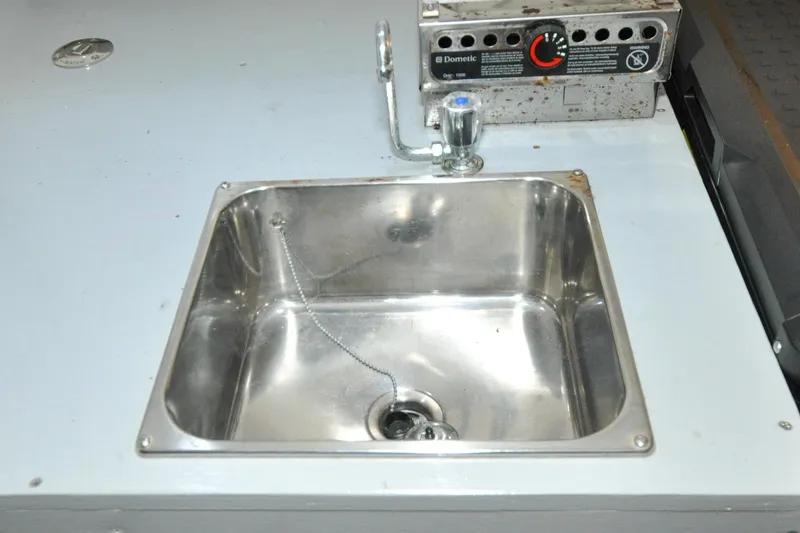 Slide: The Image of Holland 32 - Dorsey Dee - Cabin - Galley - Sink - 84