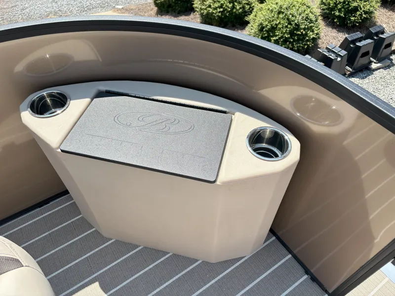 Slide: The Image of Bentley Pontoons FISH 200 CW 2026 - 11