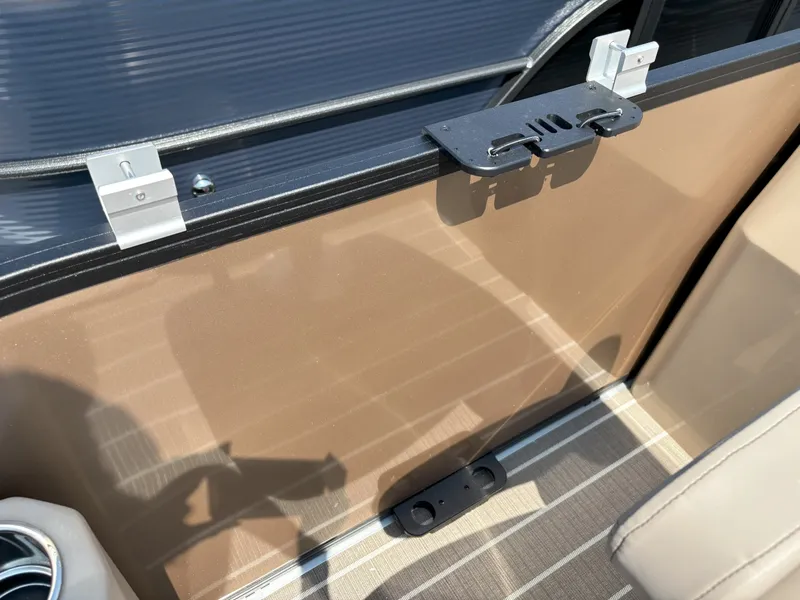 Slide: The Image of Bentley Pontoons FISH 200 CW 2026 - 23