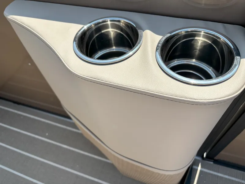 Slide: The Image of Bentley Pontoons FISH 200 CW 2026 - 8