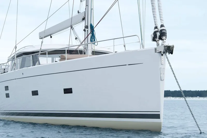 Slide: The Image of Die Moody Decksaloon 54 von 2027 zeigt ein elegantes, modernes Design mit klaren Linien. - 8