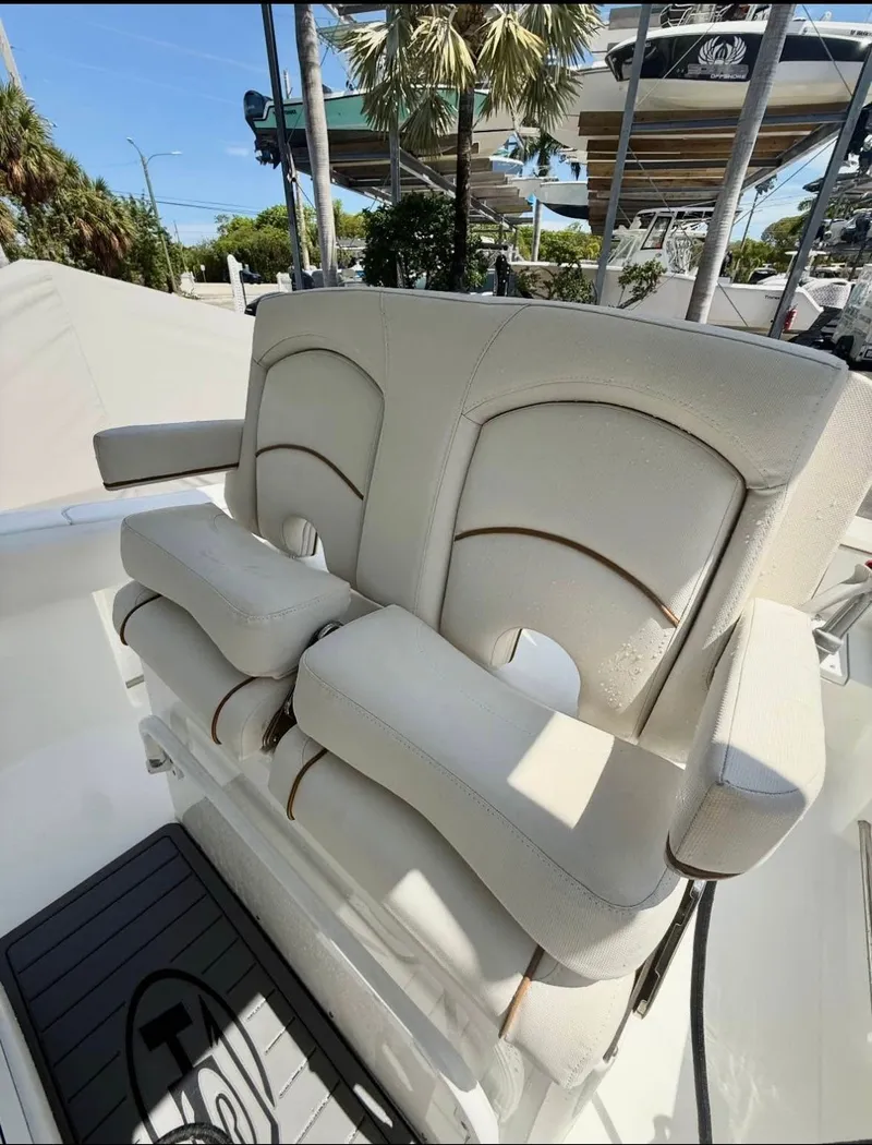 Slide: The Image of Sea Hunt Ultra 234 2021 - 8