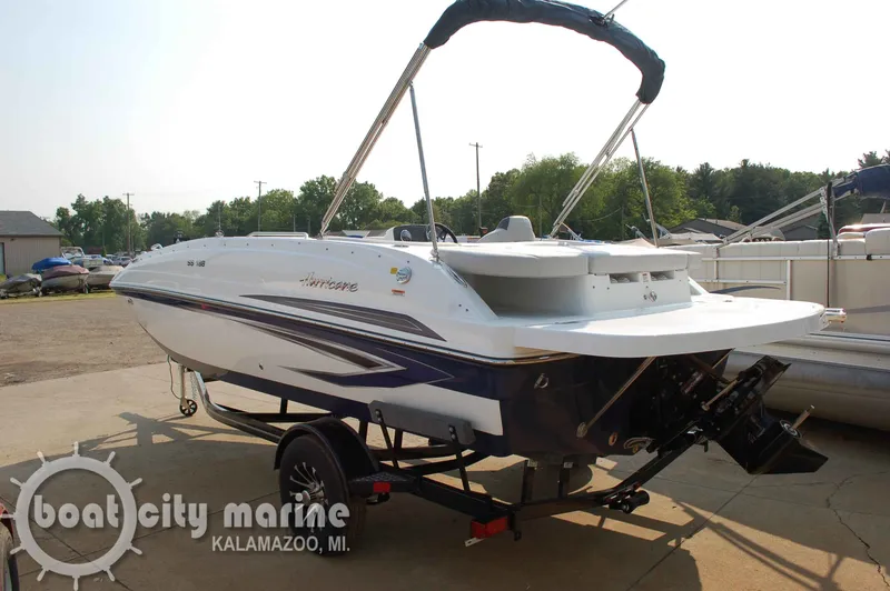 Slide: The Image of Hurricane SunDeck Sport SS 188 I/O 2025 - 4