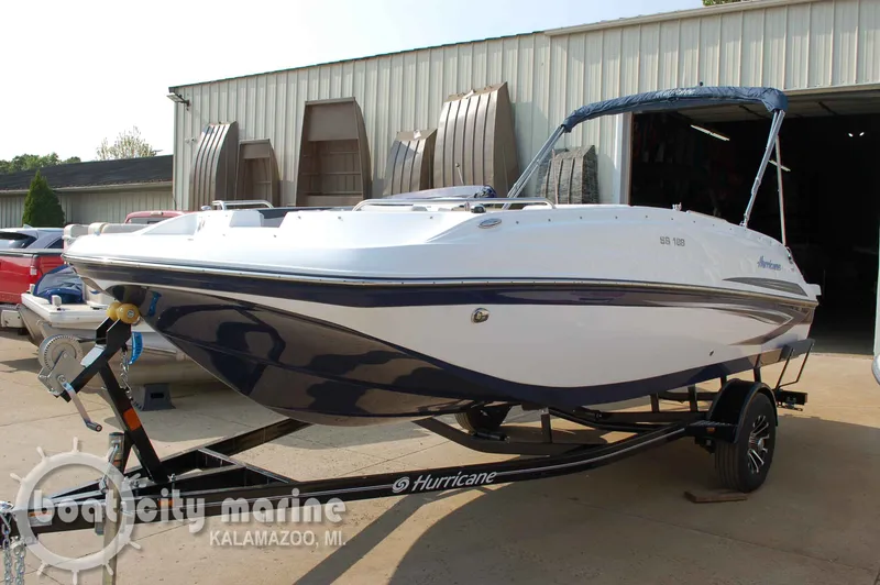 Slide: The Image of Hurricane SunDeck Sport SS 188 I/O 2025 - 5