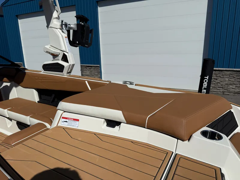 Slide: The Image of Nautique Super Air Nautique S23 2025 - 10