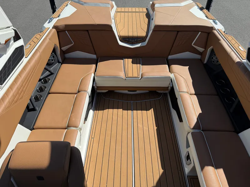 Slide: The Image of Nautique Super Air Nautique S23 2025 - 6