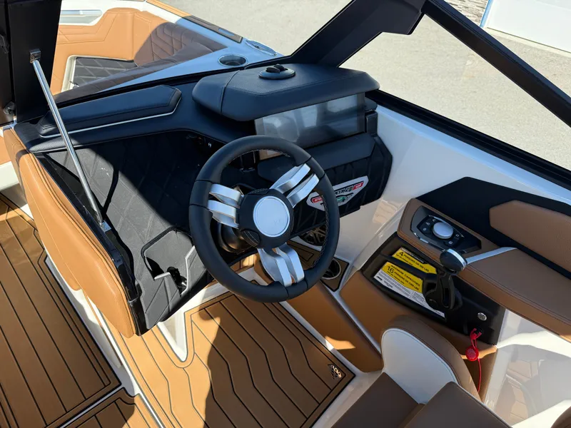 Slide: The Image of Nautique Super Air Nautique S23 2025 - 8