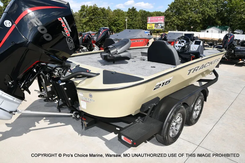 Slide: The Image of Tracker Savage 215 w/200HP Mercury Pro-XS 2026 - 20