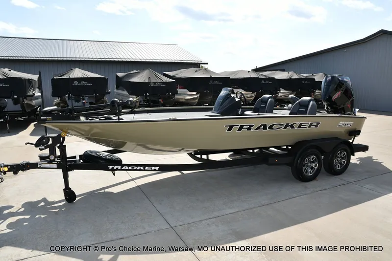 Slide: The Image of Tracker Savage 215 w/200HP Mercury Pro-XS 2026 - 30