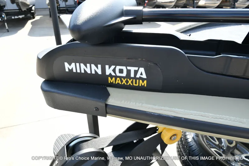 Slide: The Image of Tracker Savage 215 w/200HP Mercury Pro-XS 2026 - 31