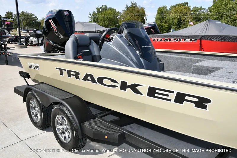 Slide: The Image of Tracker Savage 215 w/200HP Mercury Pro-XS 2026 - 4