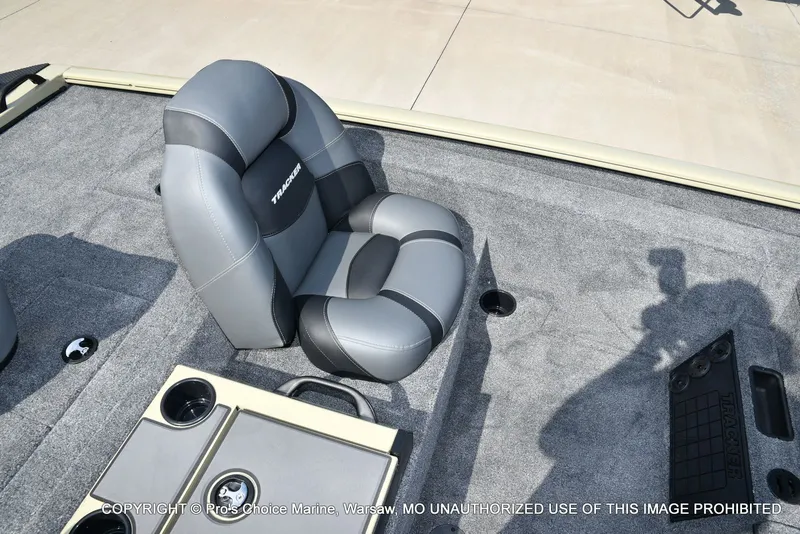 Slide: The Image of Tracker Savage 215 w/200HP Mercury Pro-XS 2026 - 47