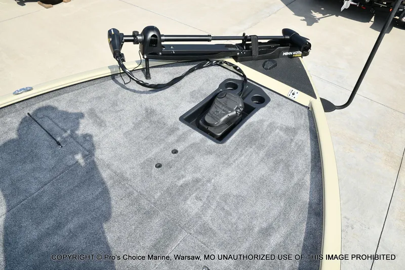 Slide: The Image of Tracker Savage 215 w/200HP Mercury Pro-XS 2026 - 49