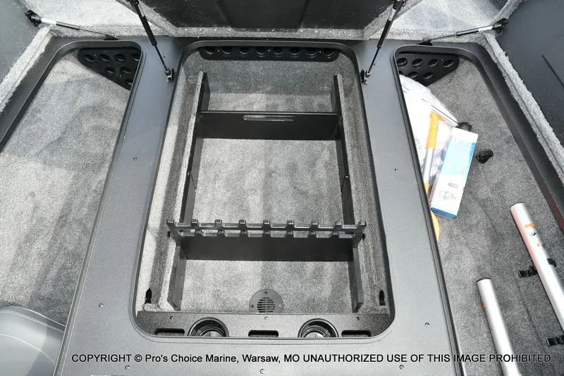 Slide: The Image of Tracker Savage 215 w/200HP Mercury Pro-XS 2026 - 56