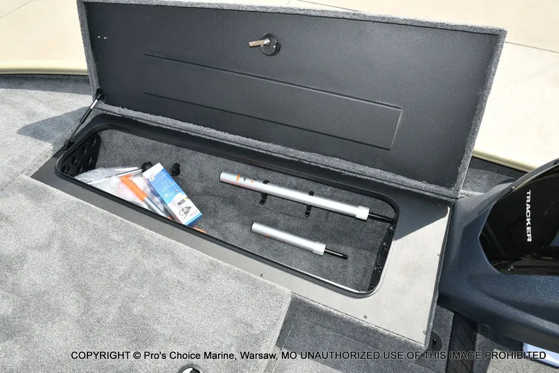 Slide: The Image of Tracker Savage 215 w/200HP Mercury Pro-XS 2026 - 60