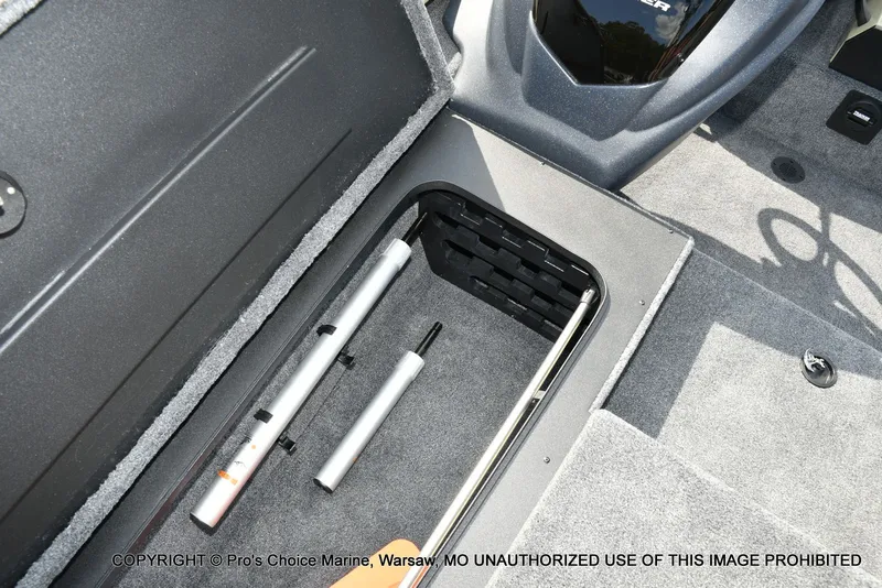 Slide: The Image of Tracker Savage 215 w/200HP Mercury Pro-XS 2026 - 61