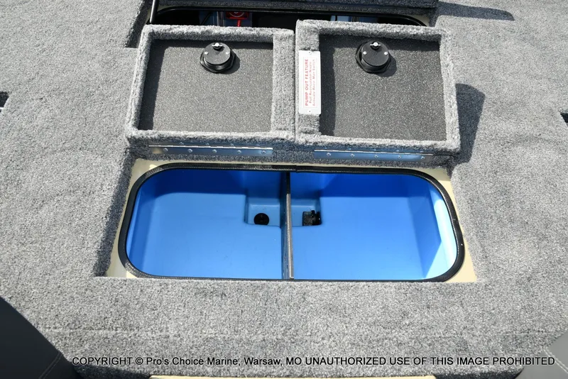 Slide: The Image of Tracker Savage 215 w/200HP Mercury Pro-XS 2026 - 63