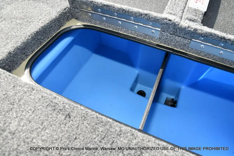 Slide: The Image of Tracker Savage 215 w/200HP Mercury Pro-XS 2026 - 64