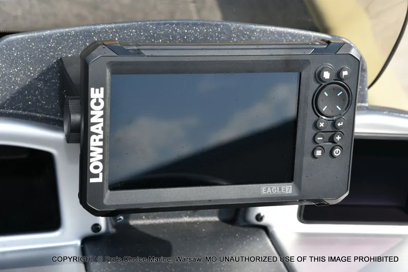 Slide: The Image of Tracker Savage 215 w/200HP Mercury Pro-XS 2026 - 7