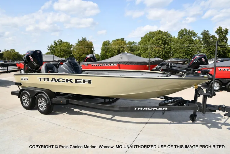 Slide: The Image of Tracker Savage 215 w/200HP Mercury Pro-XS 2026 - 70