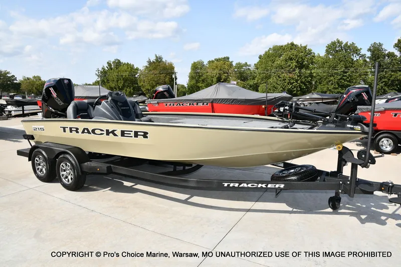 Slide: The Image of Tracker Savage 215 w/200HP Mercury Pro-XS 2026 - 71