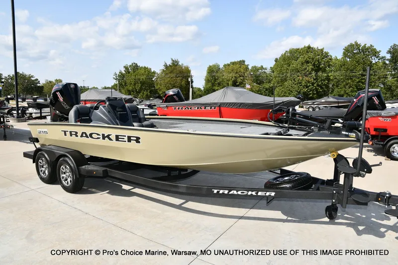 Slide: The Image of Tracker Savage 215 w/200HP Mercury Pro-XS 2026 - 73