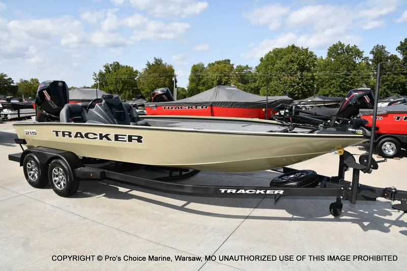 Slide: The Image of Tracker Savage 215 w/200HP Mercury Pro-XS 2026 - 76