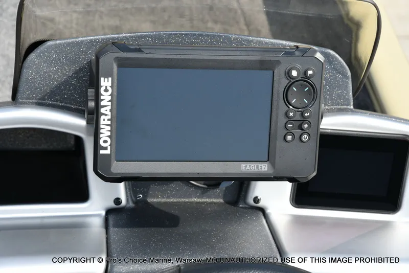 Slide: The Image of Tracker Savage 215 w/200HP Mercury Pro-XS 2026 - 77