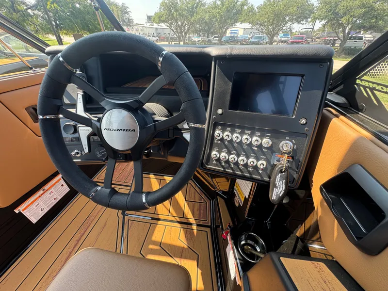 Slide: The Image of 2026 MOOMBA MAX - Image 19 - 19