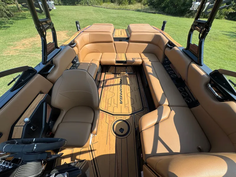 Slide: The Image of 2026 MOOMBA MAX - Image 22 - 22