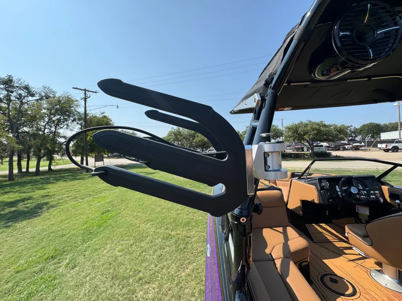 Slide: The Image of 2026 MOOMBA MAX - Image 23 - 23