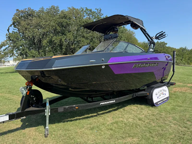 Slide: The Image of 2026 MOOMBA MAX - Image 3 - 3