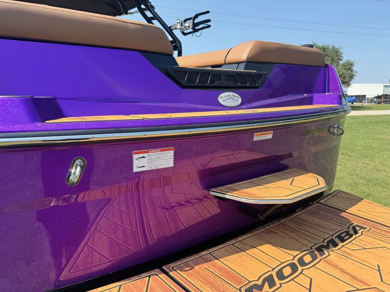 Slide: The Image of 2026 MOOMBA MAX - Image 8 - 8