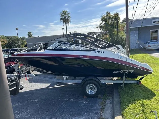 The Image of Yamaha AR195 2025 - 1