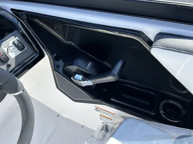 Slide: The Image of Yamaha AR195 2025 - 12