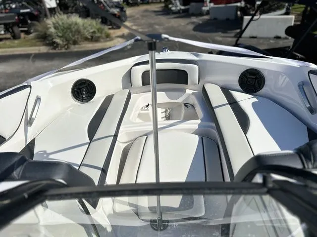 Slide: The Image of Yamaha AR195 2025 - 23