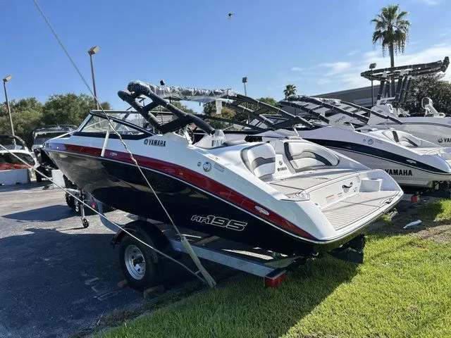 Slide: The Image of Yamaha AR195 2025 - 3