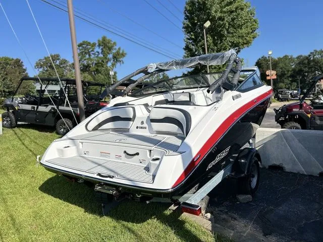 Slide: The Image of Yamaha AR195 2025 - 5