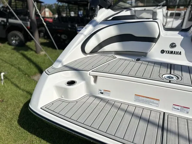 Slide: The Image of Yamaha AR195 2025 - 7