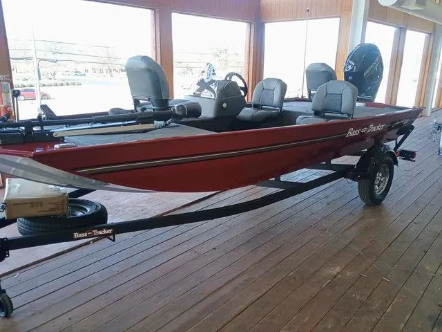 The Image of Tracker Bass Tracker Classic XL 2026 - 1