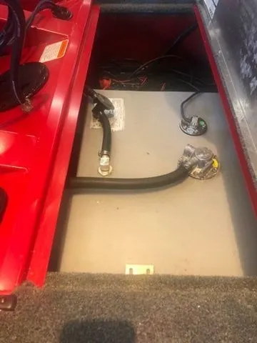 Slide: The Image of Tracker Pro Team 175 TF 2026 - 27